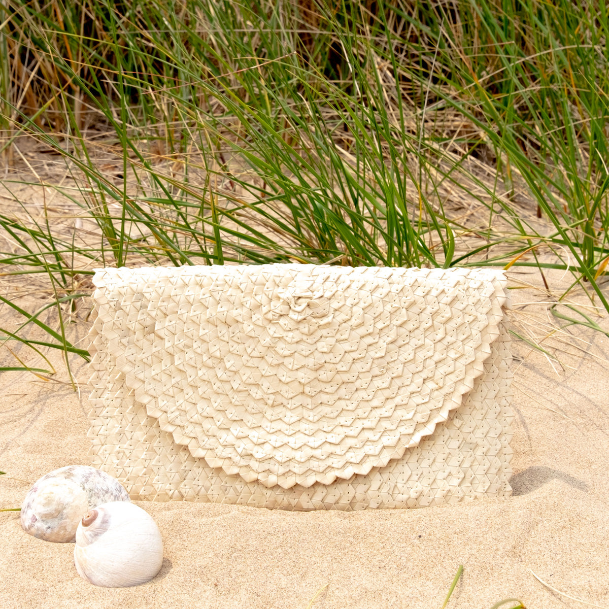 Straw Summer Resort Clutch - Ivory