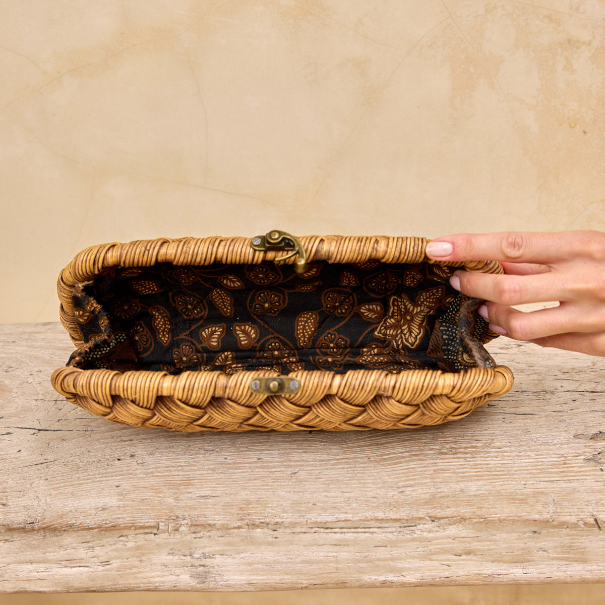 Rattan Wide Weave Summer Resort Clutch