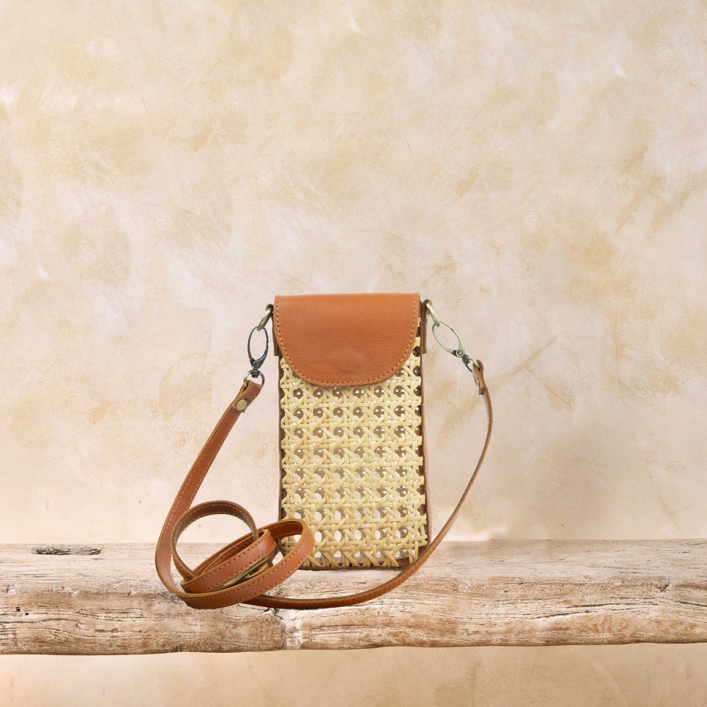 Rattan Cane Cell Phone Summer Resort Crossbody Bag